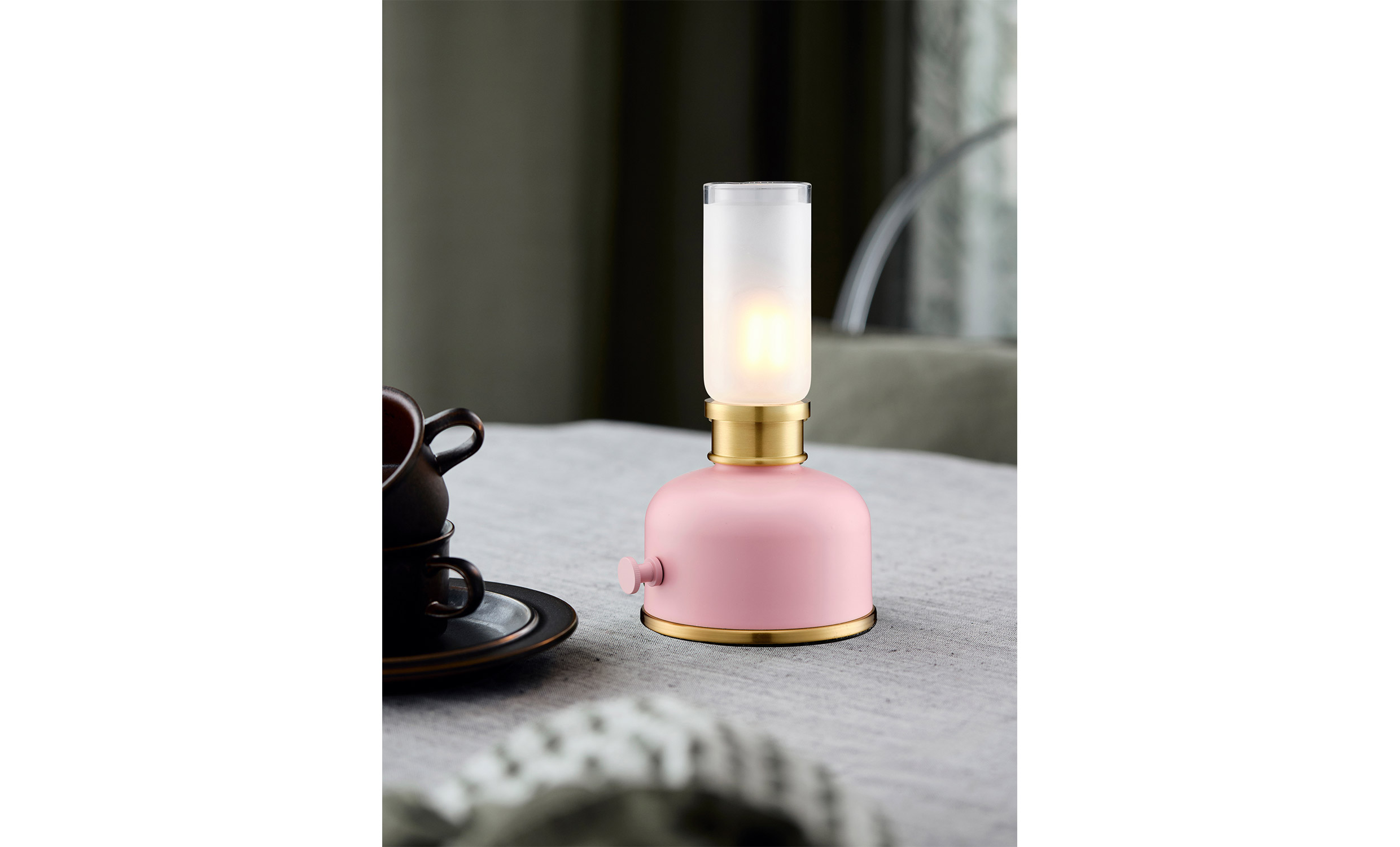 FRIDA Bordslampa Laddbar Rosa