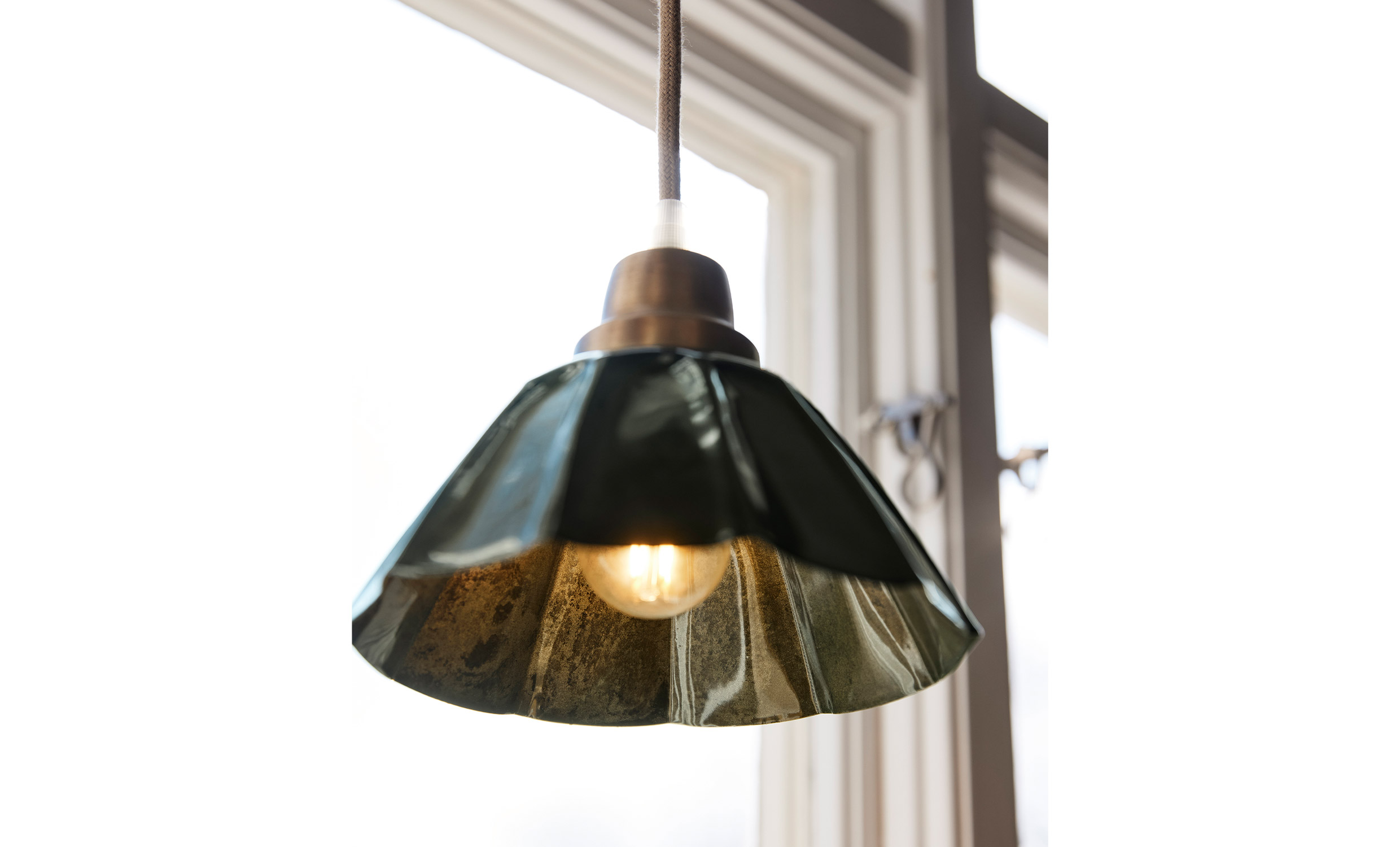 ESTER Fnsterlampa 17cm Mrkgrn