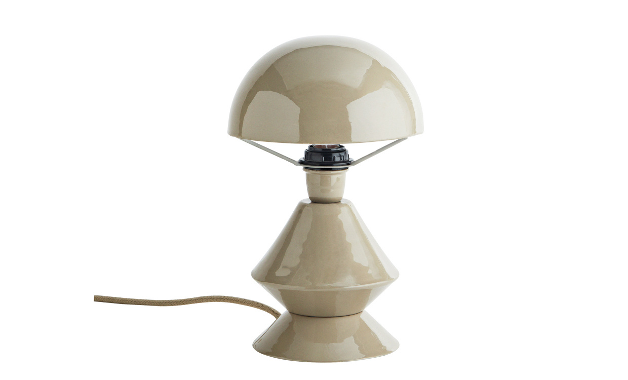 BORDSLAMPA 33cm Taupe i gruppen Belysning / Lampor / Bordslampor hos SoffaDirekt.se (IMDV-102)