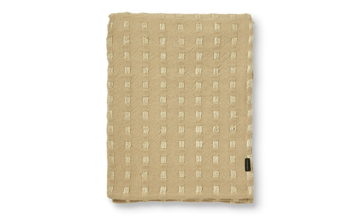 STITCHES Pld Beige i gruppen Mattor & Textil / Pldar hos SoffaDirekt.se (N862411-12)