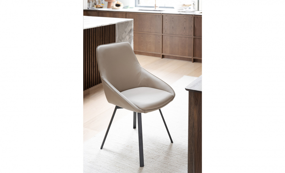 ALISON Snurrstol Beige/Svart i gruppen Matplats / Sittmbler / Stolar hos SoffaDirekt.se (118137)