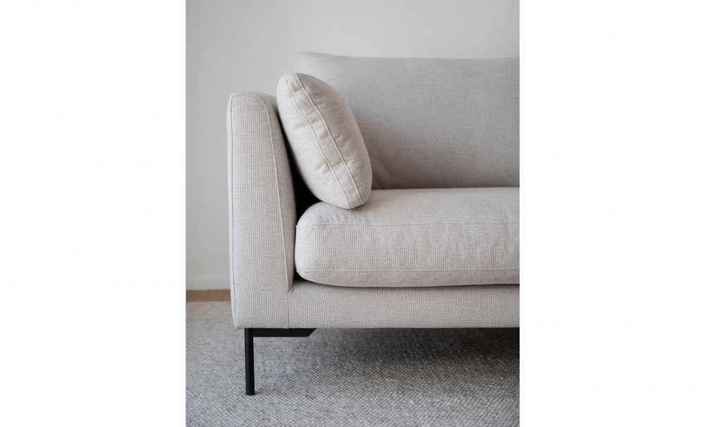 CORWIN 2-sitssoffa Ljusbeige i gruppen Vardagsrum / Soffor / 2-sits soffor hos SoffaDirekt.se (129151)