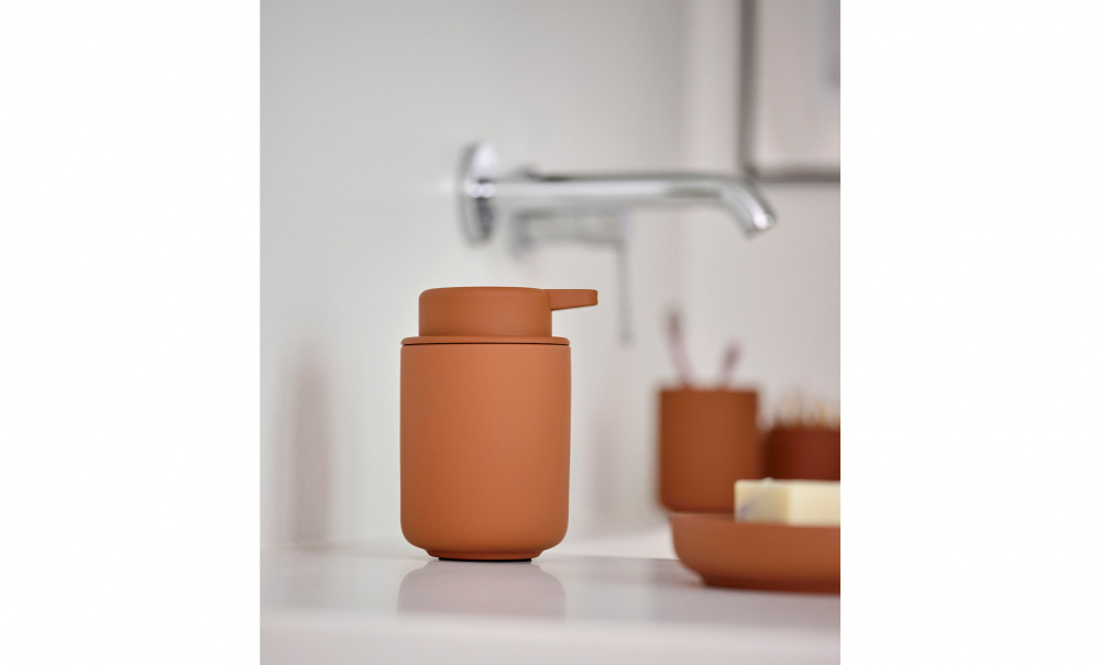 UME Tvlpump Terracotta i gruppen Badrum / Badrumstillbehr hos SoffaDirekt.se (31543)