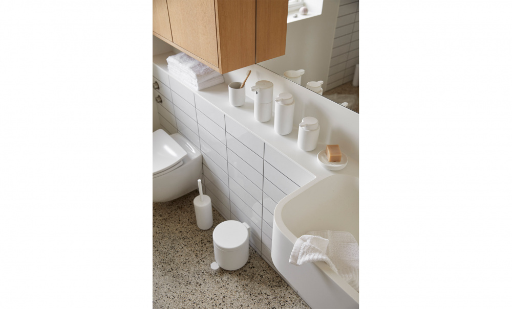 CLASSIC Handduk 50x70cm White i gruppen Badrum / Handdukar hos SoffaDirekt.se (330093)