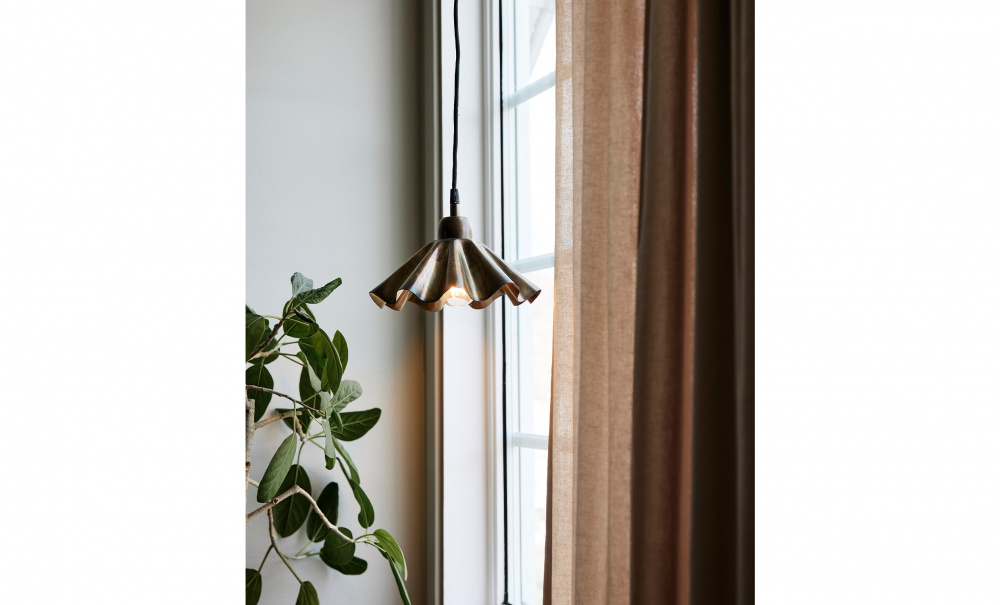 AIRA Fnsterlampa 25cm Oil Brass i gruppen Belysning / Lampor / Fnsterlampor hos SoffaDirekt.se (4372502)