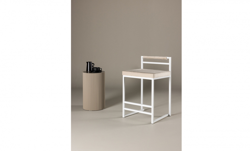 LULIA Barstol Beige i gruppen Matplats / Sittmbler / Barstolar hos SoffaDirekt.se (61121-101)