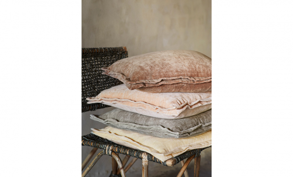 VELVET Kuddfodral 45x45 Baby Rose i gruppen Mattor & Textil / Prydnadskuddar / Kuddfodral hos SoffaDirekt.se (JOCU523-H)